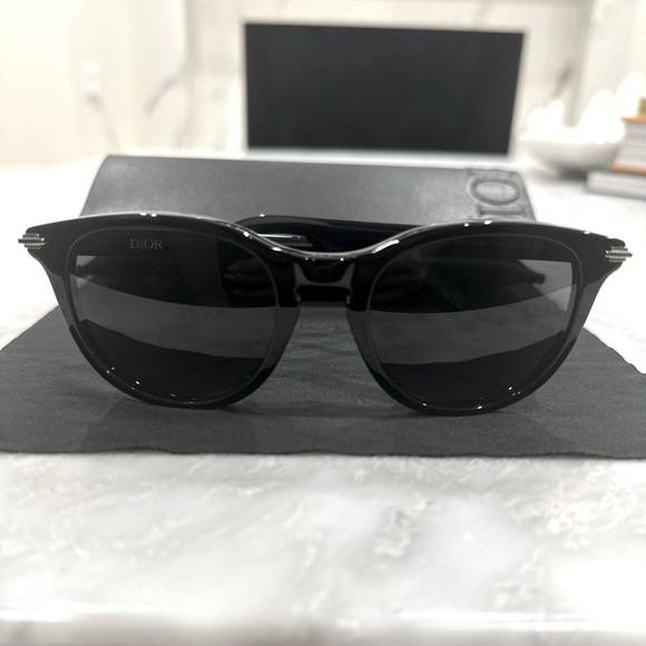 Dior Sunglasses - Picture 1 of 5